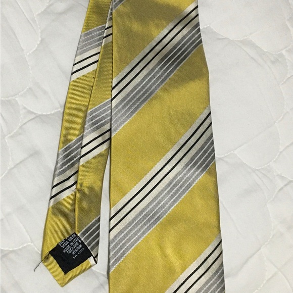 Hugo Boss 100% silk Tie - Picture 2 of 5